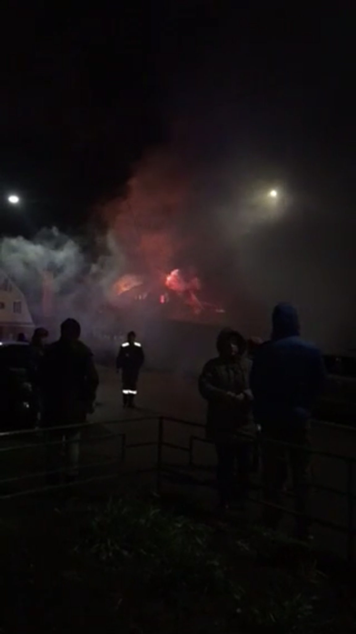 Ночью во Владимире полностью сгорел жилой дом