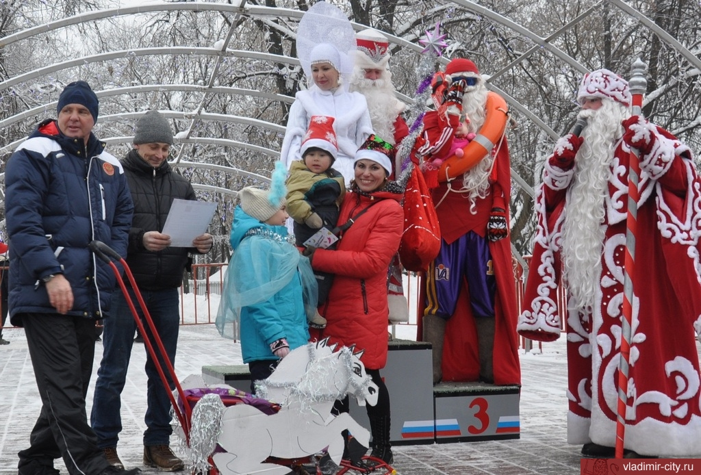 Сколько россияне потратят на празднование Нового года