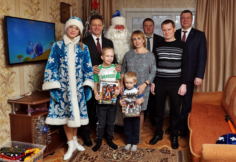 Владимир Сипягин исполнил новогодние желания юных владимирцев