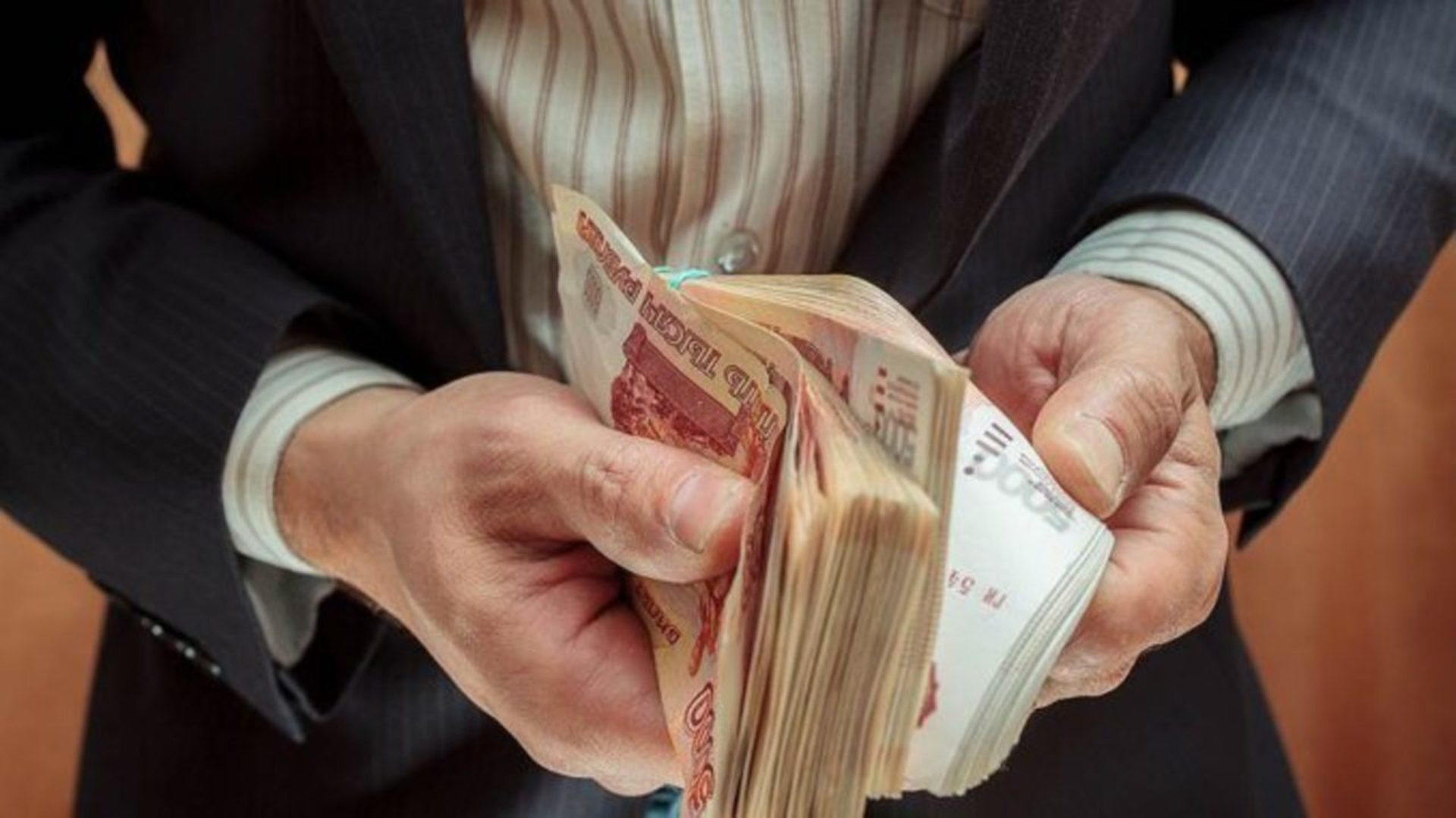 Кому во Владимирской области предлагают зарплату от 100 тысяч рублей?