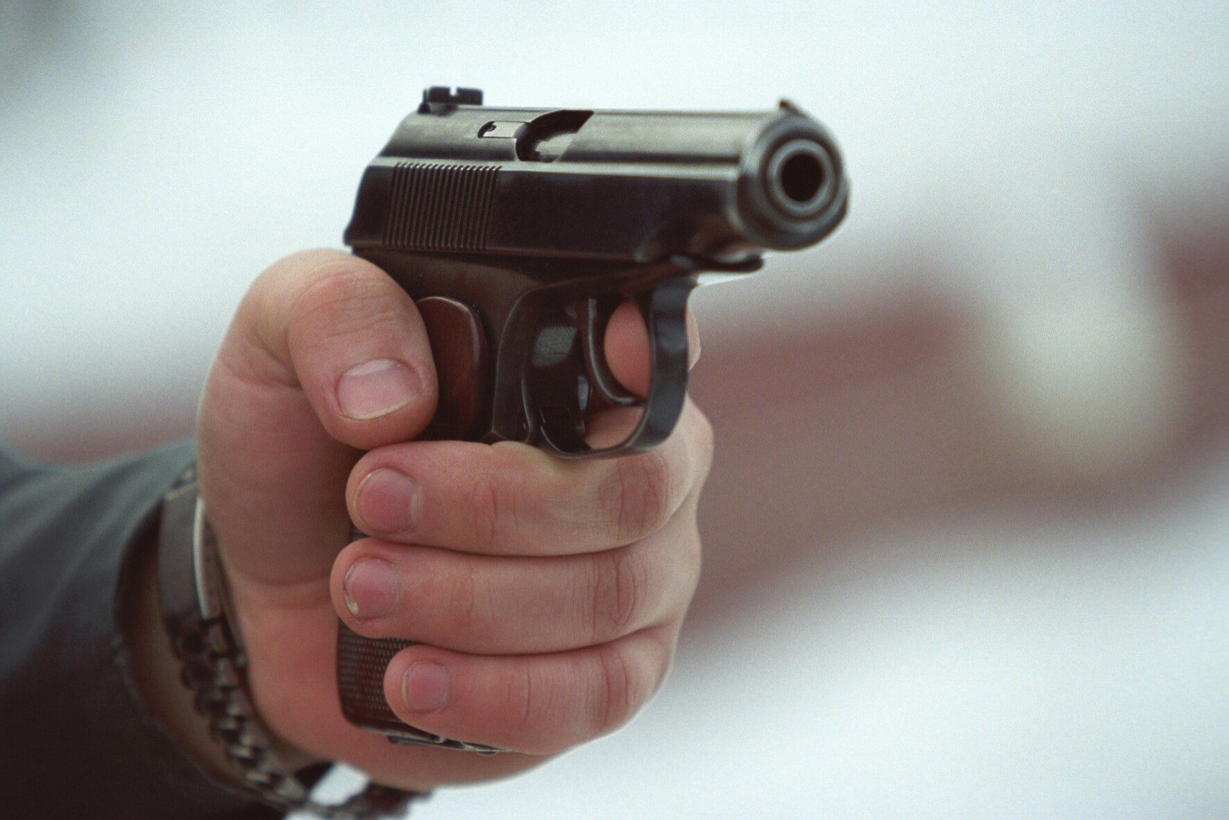 В Коврове подросток выстрелил мужчине в глаз