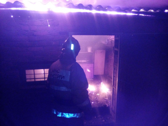 В Камешково из-за детской шалости сгорел большой дом