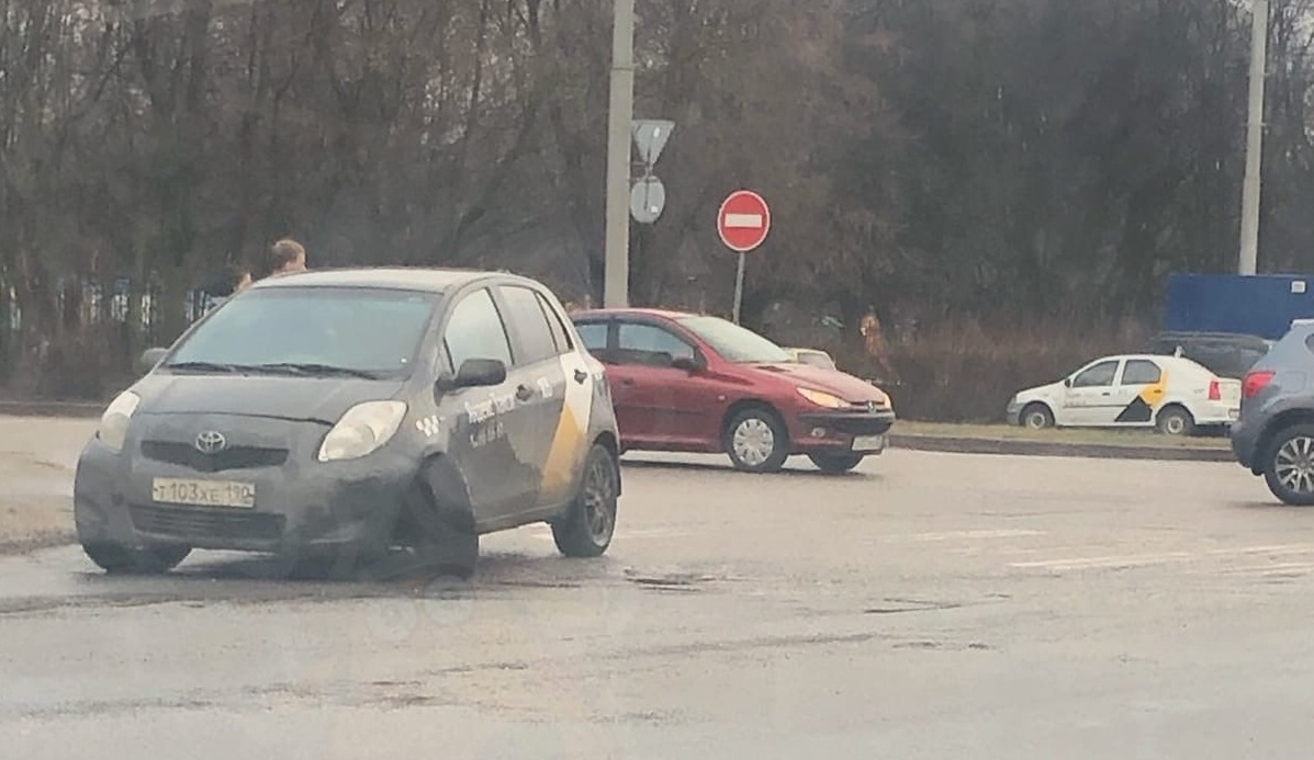 Владимирские автомобилисты становятся жертвами ям на дорогах