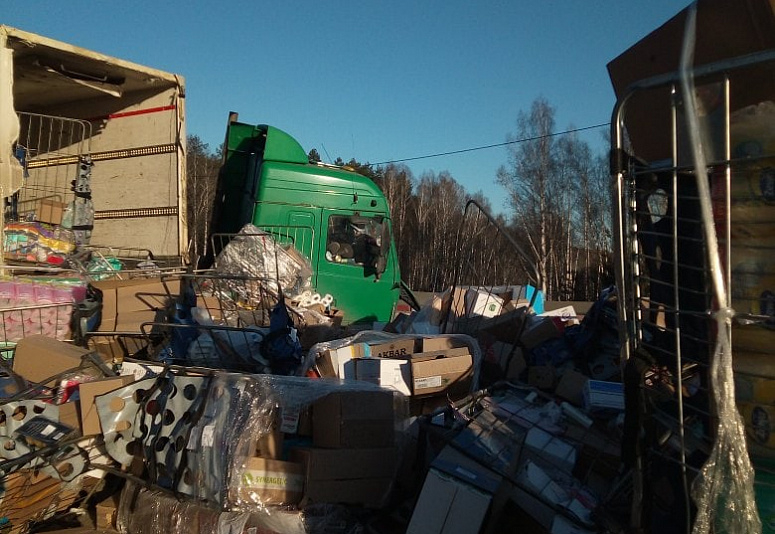 В Вязниковском районе перевернулся грузовик с бытовой химией