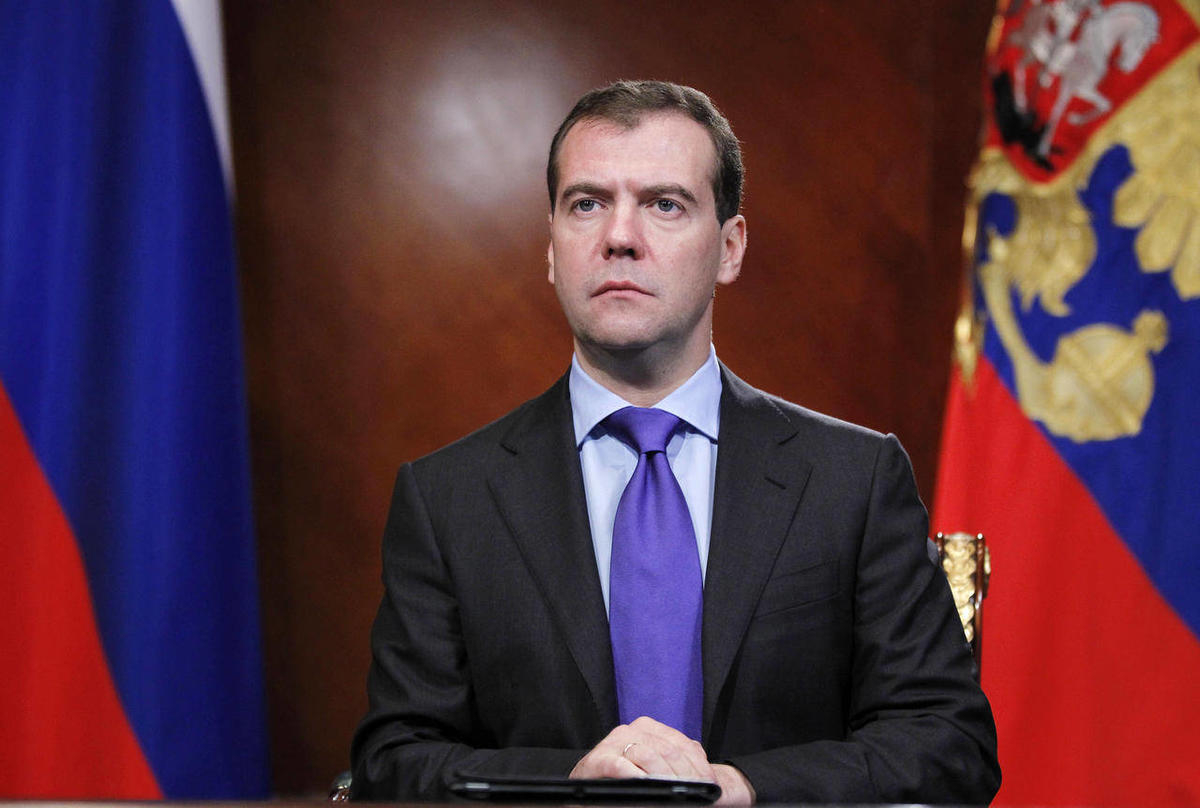 Медведев предупредил о возможном ужесточении ограничений из-за коронавируса