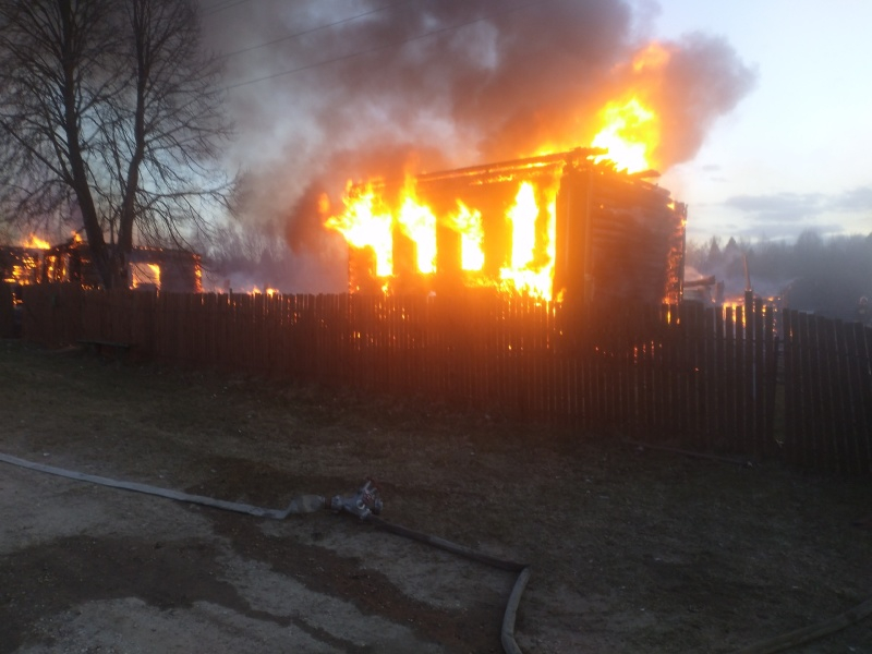 В деревне Александровского района дотла сгорело четыре дома
