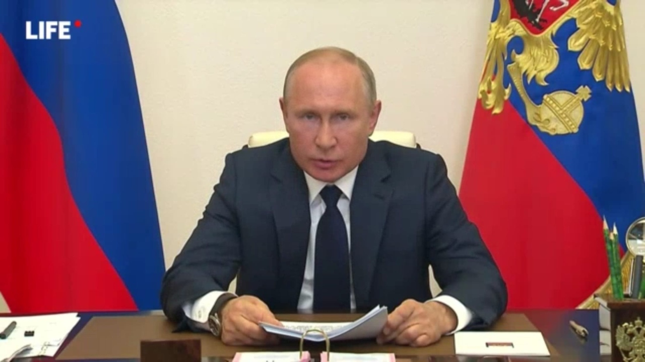 С 12 мая Владимир Путин отменил режим нерабочих дней