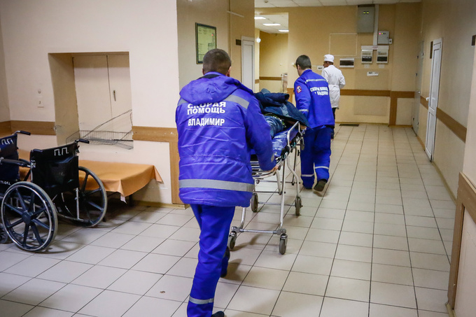 Власти рассказали о состоянии заразившихся врачей Красного креста