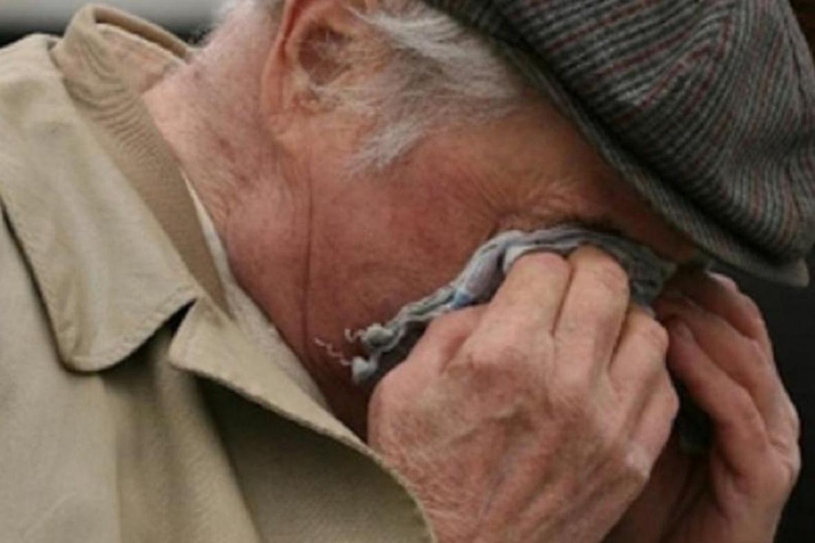 Слепой пенсионер из Владимира вынужден просить хлеб на улице