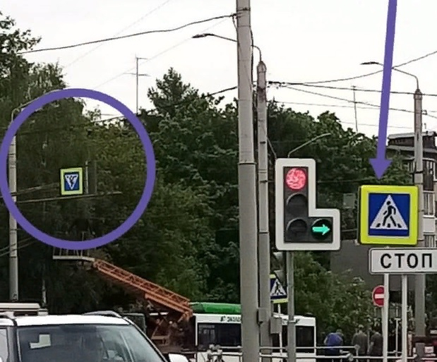 Во Владимире пешеходам предлагают переходить дорогу на руках