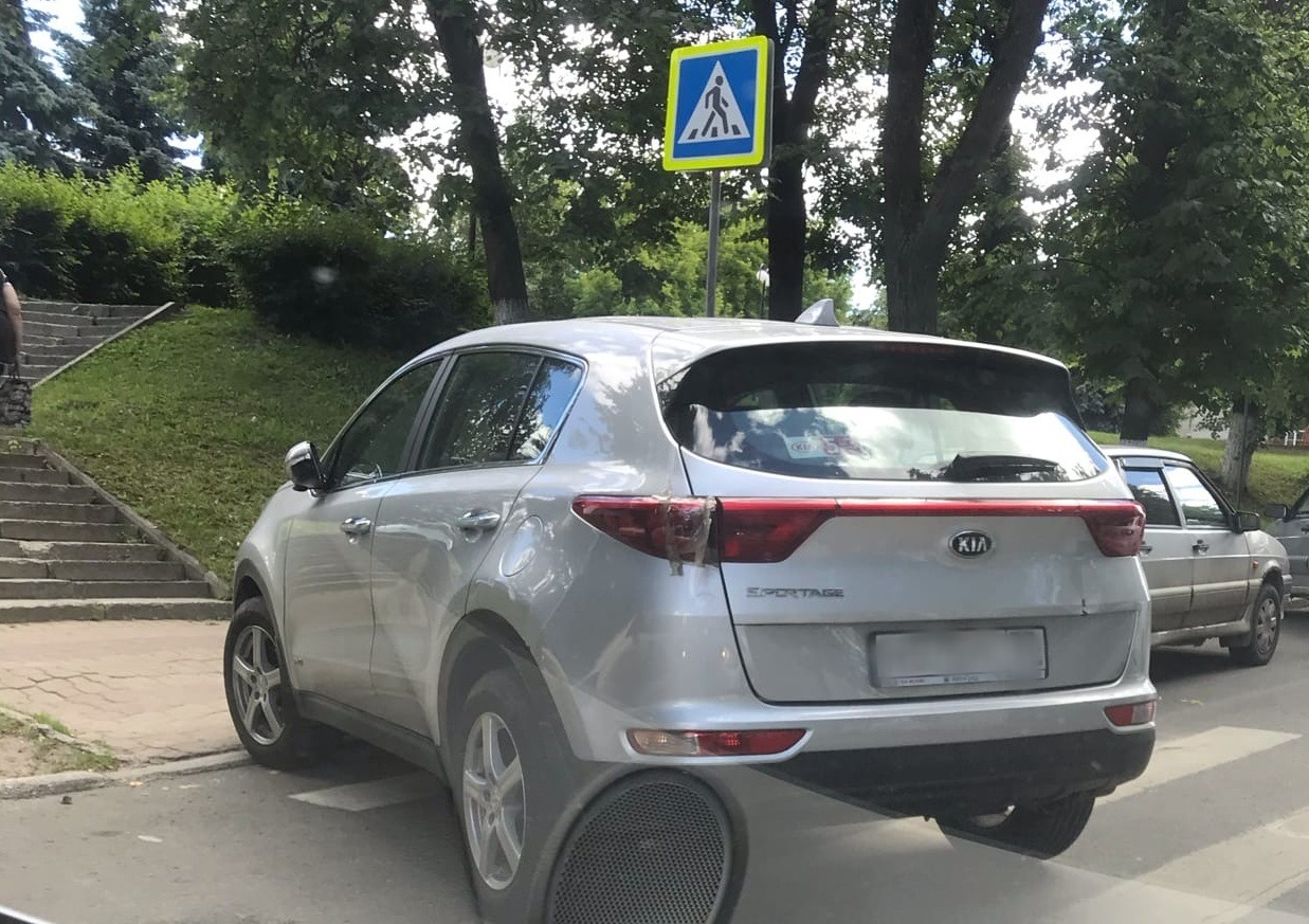 "Я паркуюсь, как хочу!": водители во Владимире "плюют" на окружающих