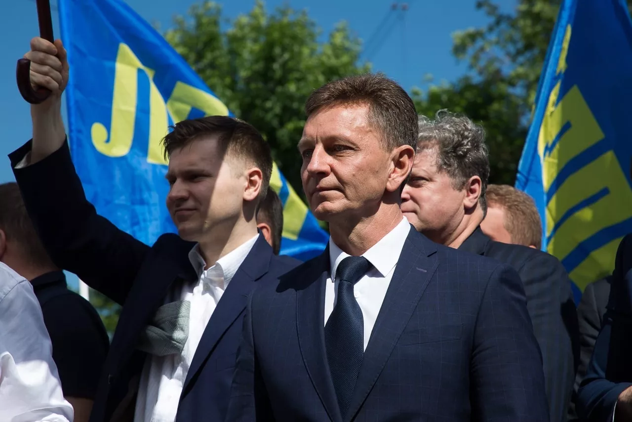 Фото к статье: Владимир Сипягин отказался увольняться ради Фургала