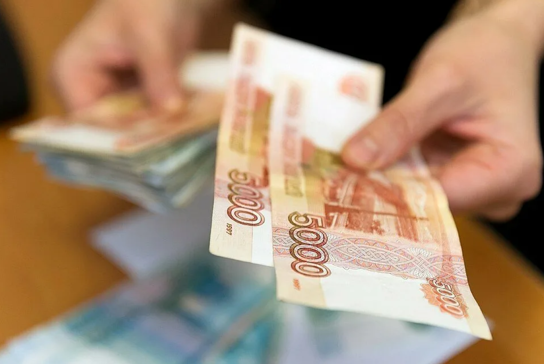 Выплаты на детей в 10 тысяч рублей хотят сделать ежемесячными