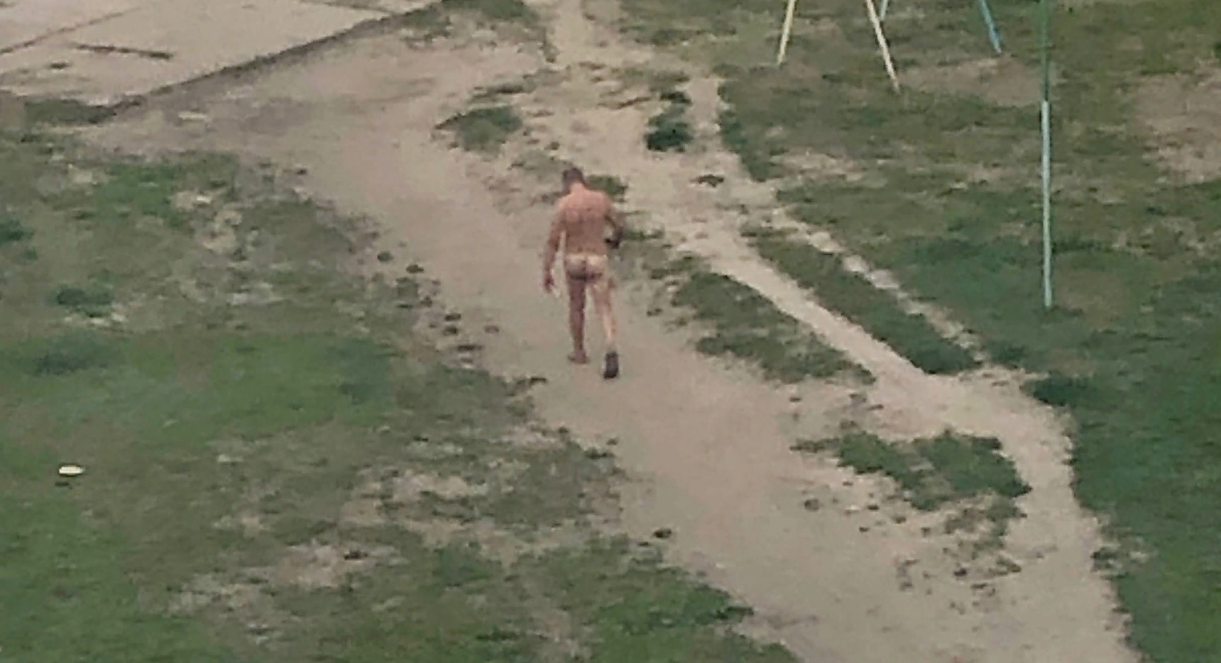 по городу гулял голый мужчина фото 40