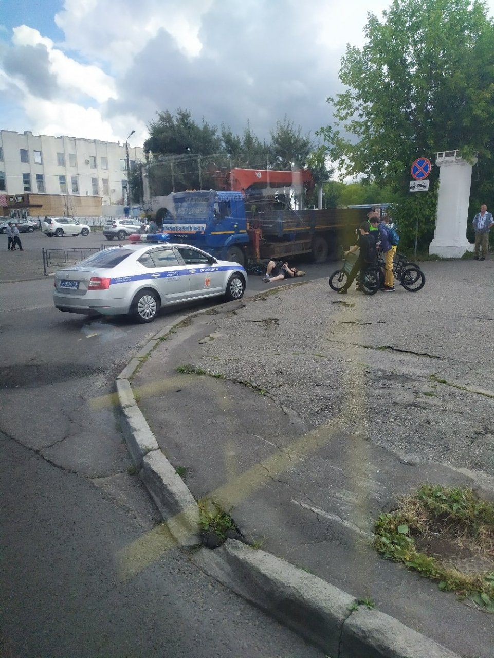 В центре Владимира грузовик наехал на велосипедиста