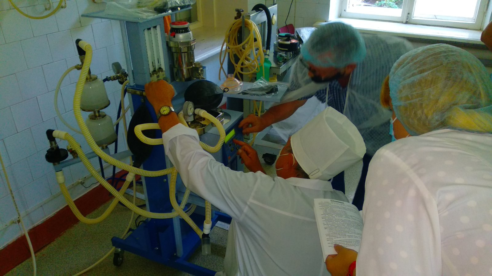 «Пятёрочка» и HALLS закупили комплекты индивидуальных средств защиты для больниц Владимирской области