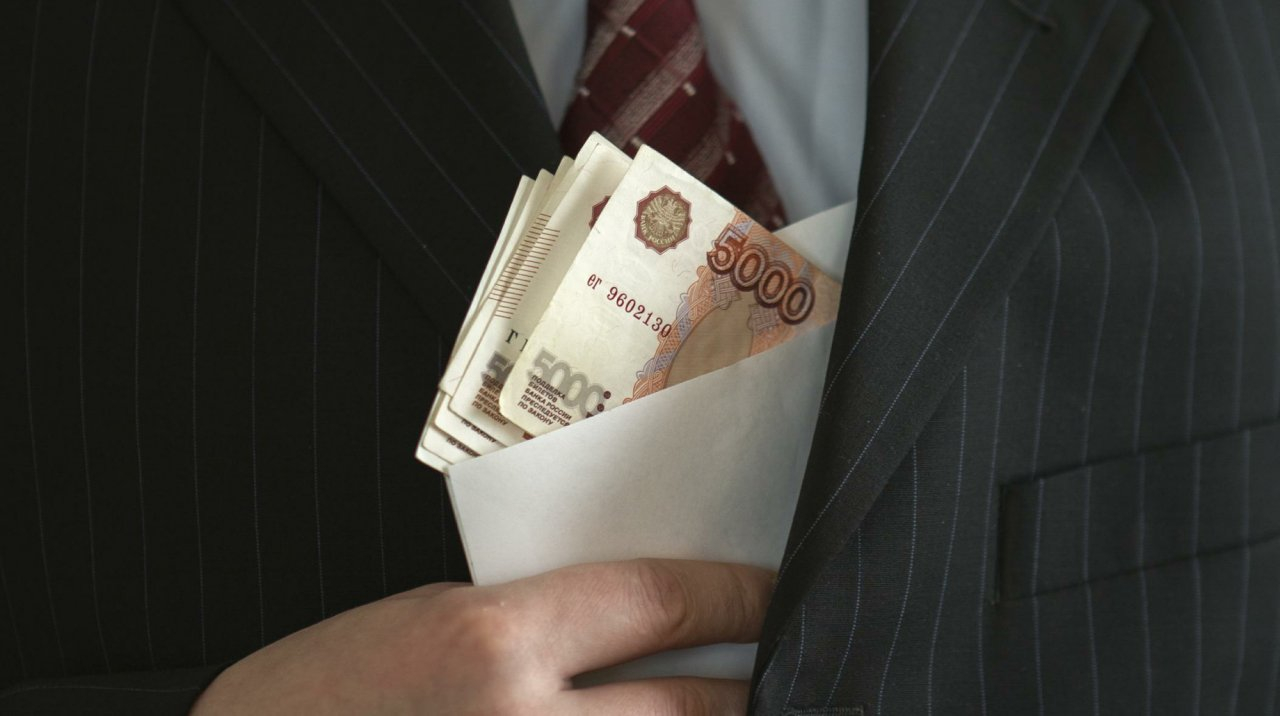 Во Владимире зам. главврача БСП признался в получении взятки в 1,1 млн рублей