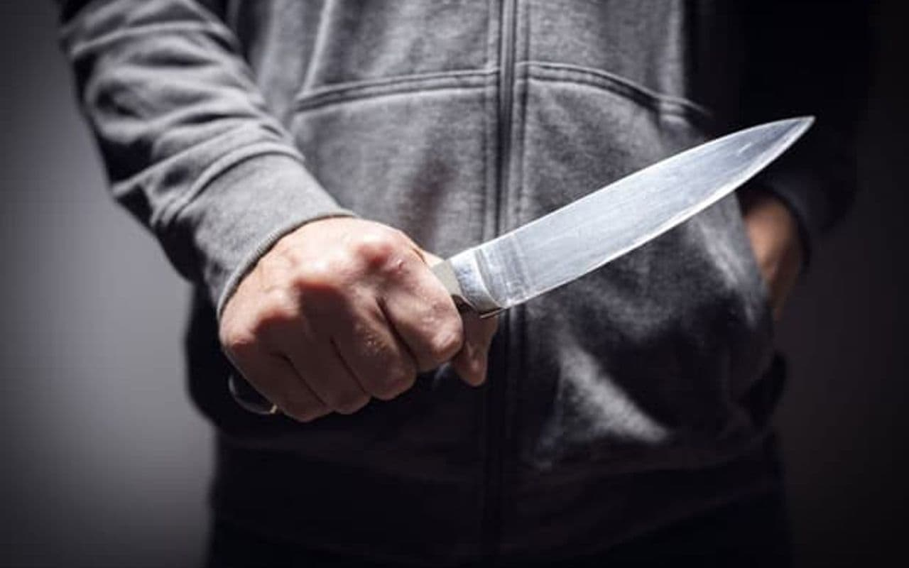 Нетрезвый житель Коврова набросился с ножом на соседей