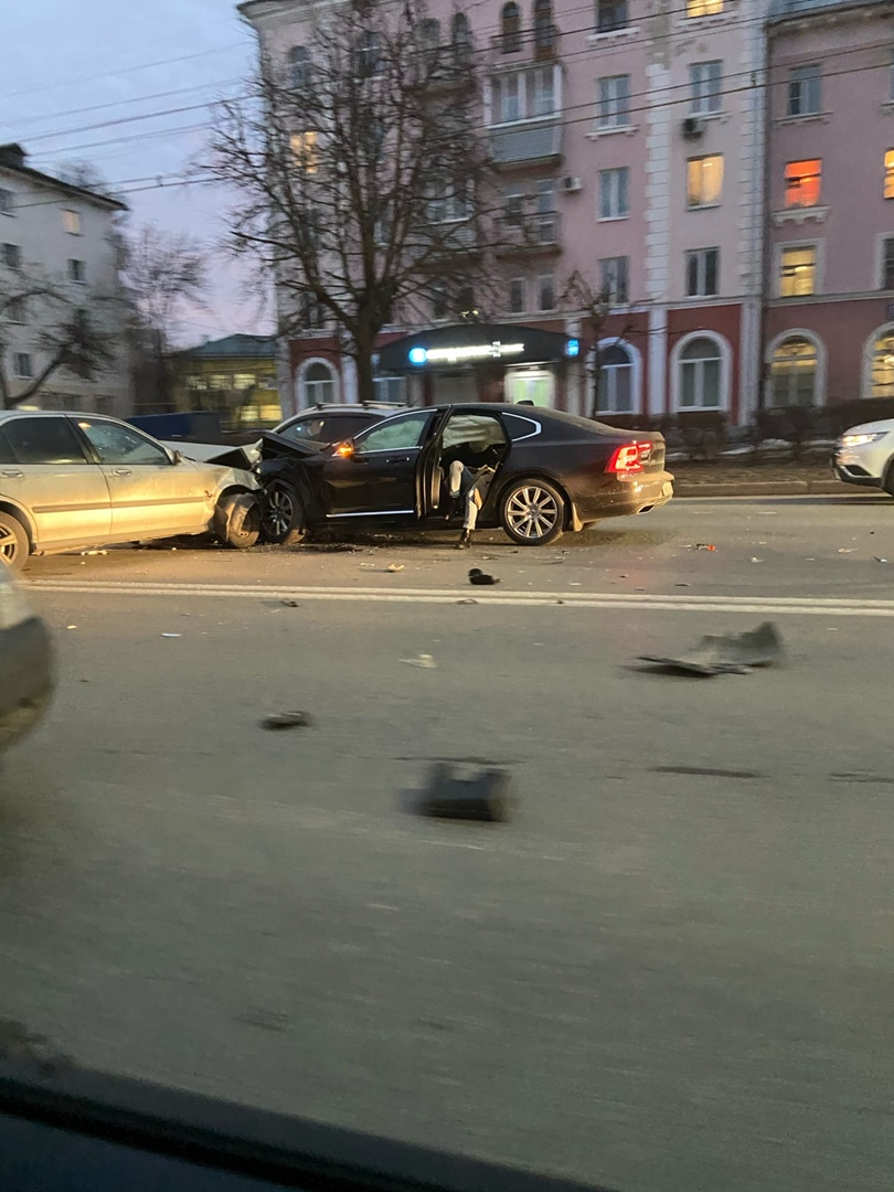Опубликовано видео смертельной аварии на проспекте Ленина