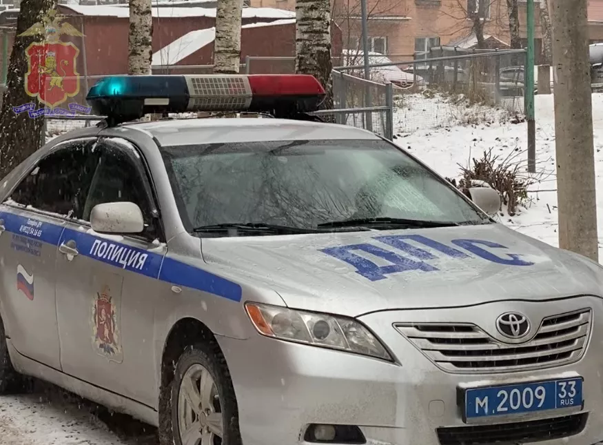 Фото к статье: Трое полицейских проявили отвагу при пожаре в жилом доме