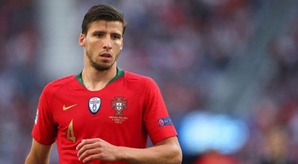 Они играют в больших клубах: Чилуэлл в "Челси", Рубен Диаш в "МанСити