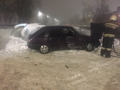 Во Владимире столкновение двух автомобилей привело к пожару