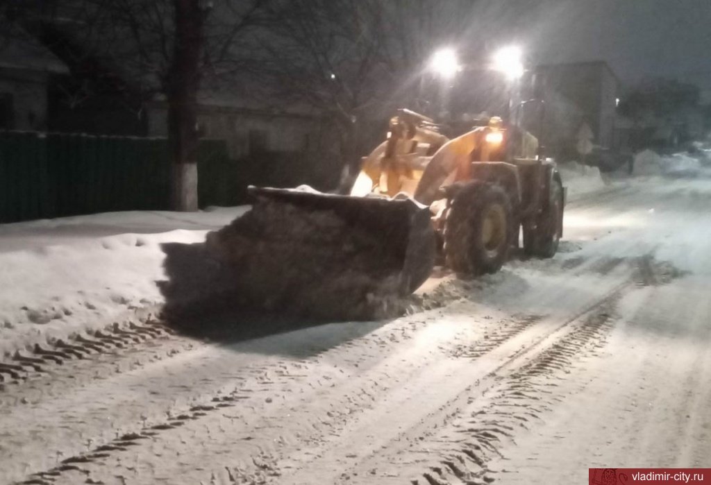 Дорожные службы борются  с последствиями снегопадов во Владимире