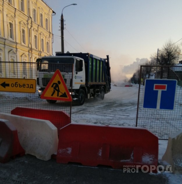 С приходом оттепели возобновили ремонт теплотрассы на Луначарского