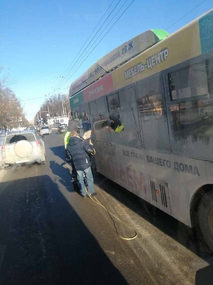 Во Владимире на "зебре" автобус сбил 16-летнего подростка