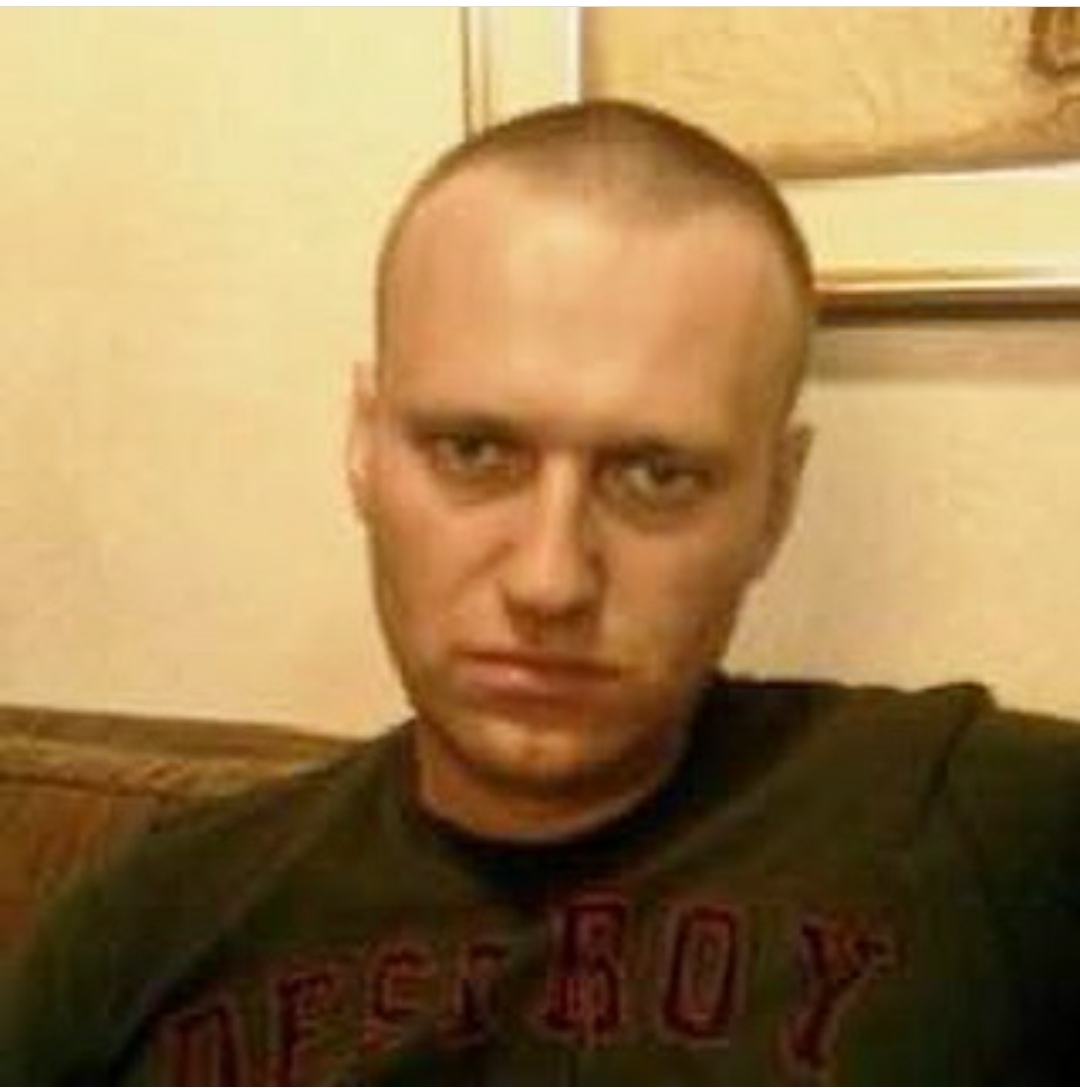 Навальный снова удивил своим выходом в сеть и новой прической