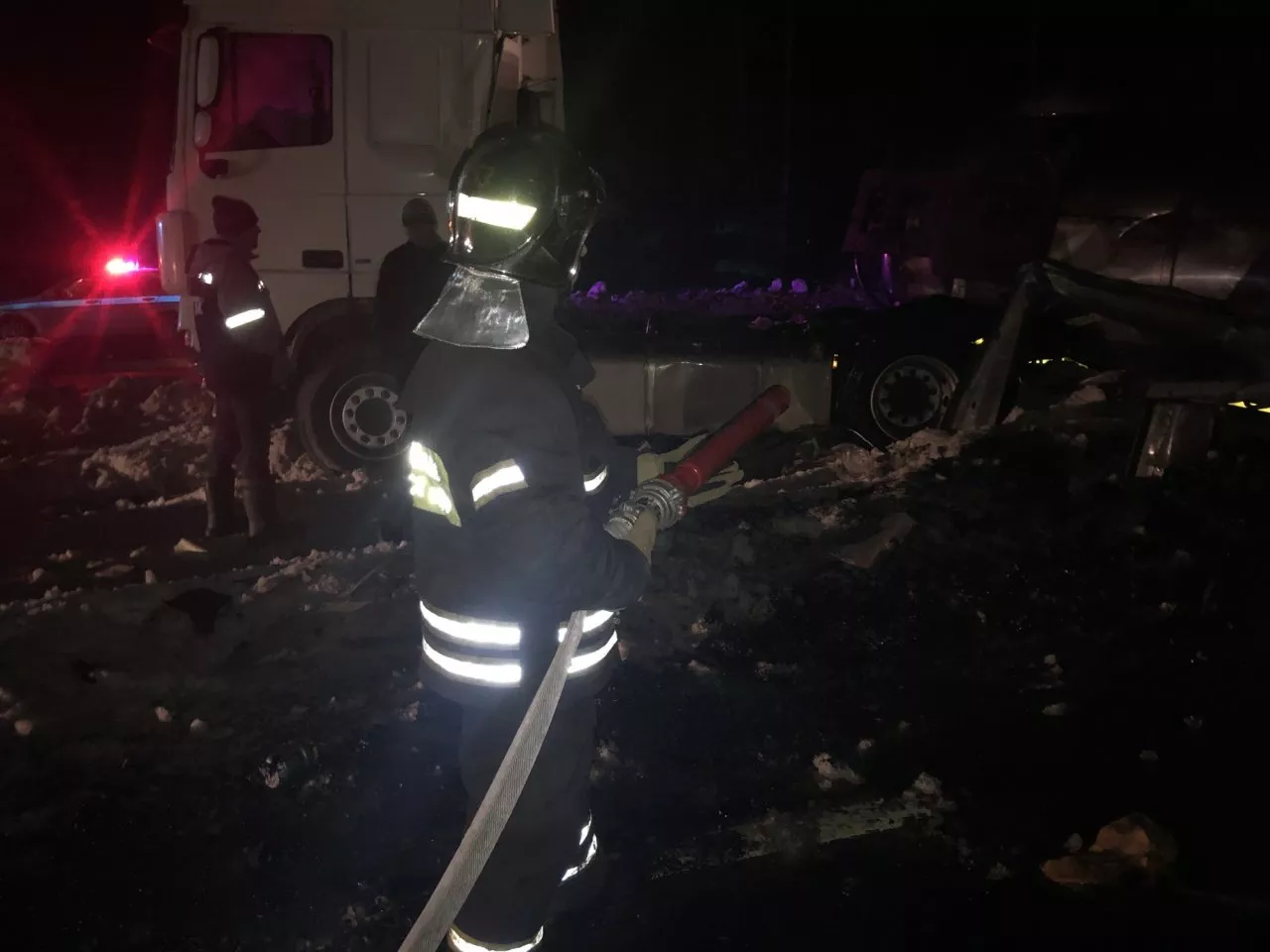 Фото к статье: Во Владимирской области загорелся грузовик с битумом