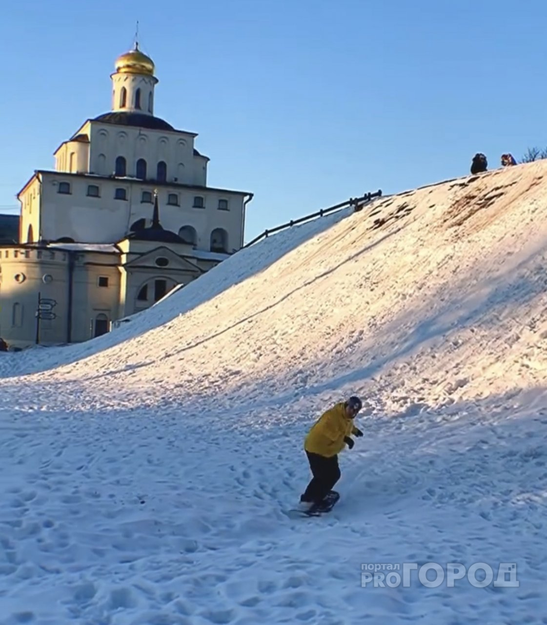 Сноубордист из Владимира спустился на доске с Козлова вала
