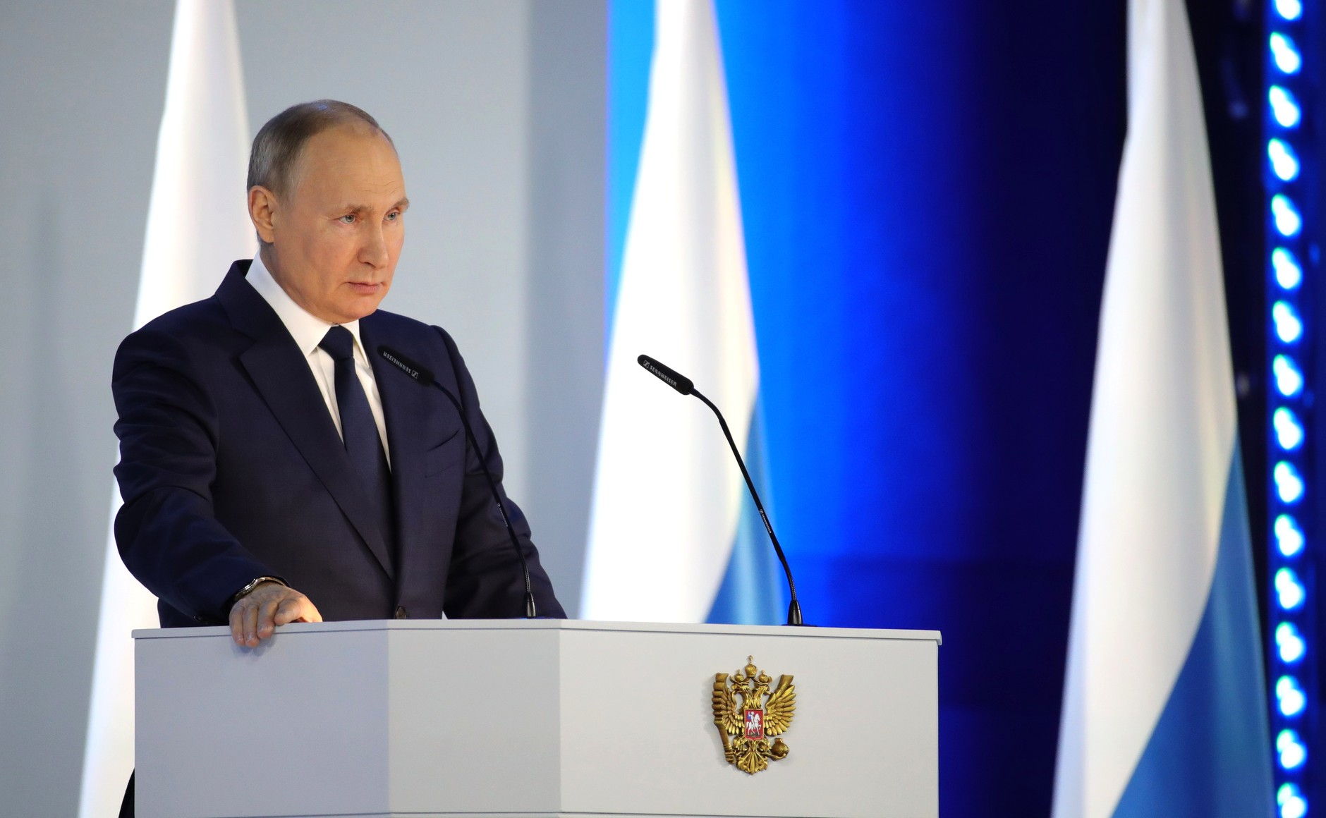 «Единая Россия» внесла поправки для реализации социальных положений Послания Президента