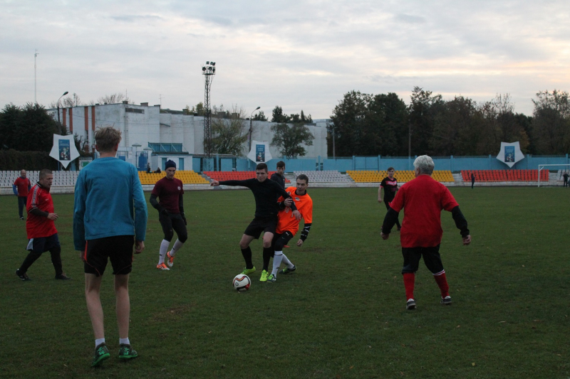 ТОП-5 футбольных площадок во Владимире, где можно поиграть бесплатно (0+)