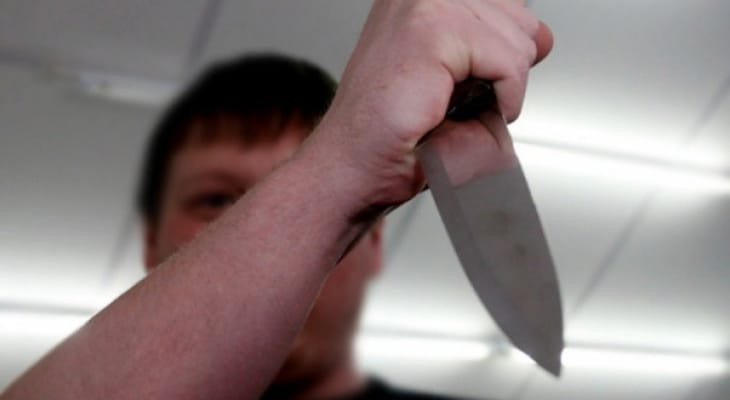 В Меленковском районе ревнивец 16 раз ударил ножом бывшую жену