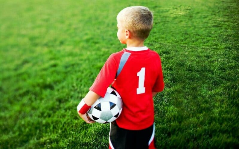 В Александрове 5-летний мальчик самовольно ушёл с тренировки по футболу и пропал