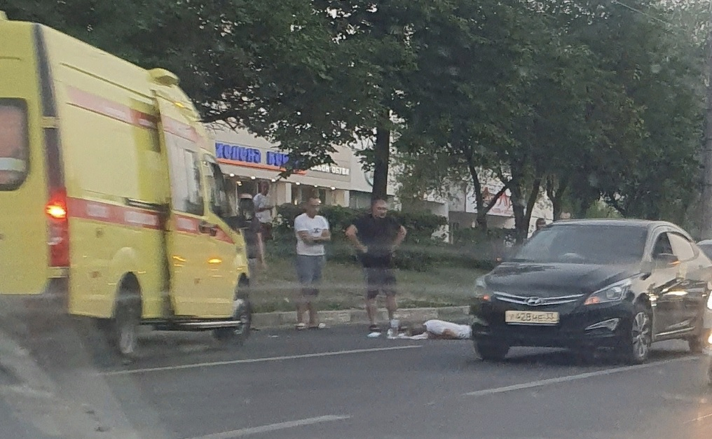 Во Владимире трое мужчин избили водителя возле "Крейсера"