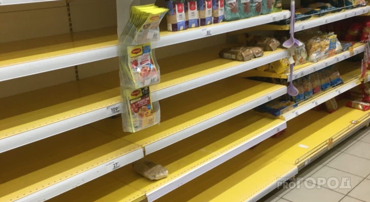 В России из-за мусорной реформы в магазинах опустеют полки