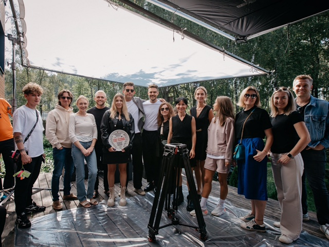 more.tv при участии Wink экранизирует «The Телки» Сергея Минаева со звездным актерским составом