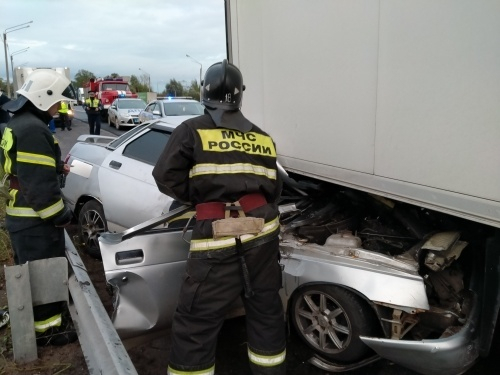 Смертельная авария в Вязниковском районе: легковушка влетела в грузовик