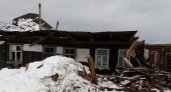 Общественники требуют признать аварийным дом, где на многодетную семью упала крыша
