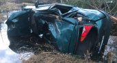 В Гусь-Хрустальном районе легковушка вылетела с трассы и опрокинулась