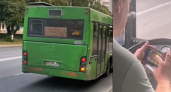 Во Владимире водитель автобуса играл в мобильную игру, сидя за рулём