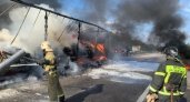 В Гороховецком районе грузовик врезался в отбойник и сгорел