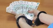 Продавец в Муроме обчистила кассу, чтобы погасить свои долги