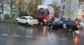 Во Владимире легковой автомобиль "встретился" со столбом