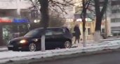 Во Владимире легковушка в результате аварии вылетела на тротуар