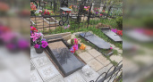 В Александровском районе вандалы разгромили более 50 надгробных плит на кладбище
