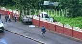 В Александрове грузовик сбил пешехода и протаранил забор больницы