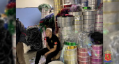 В Александровском районе в цеху по производству новогодних украшений трудились китайцы-нелегалы